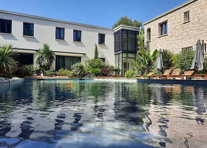 Hotel Particulier Cassis - Hpc Suites Cassis Centre - Parking Securise & Piscine Chauffee